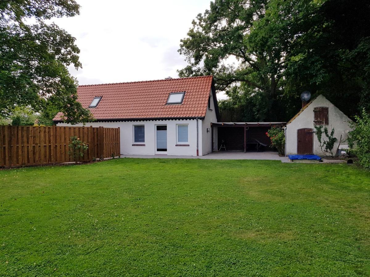 Ferienhaus An Der Nordsee - Familienfreundlich, Gut Ausgestattet & Viel Platz Butjadingen Exterior photo